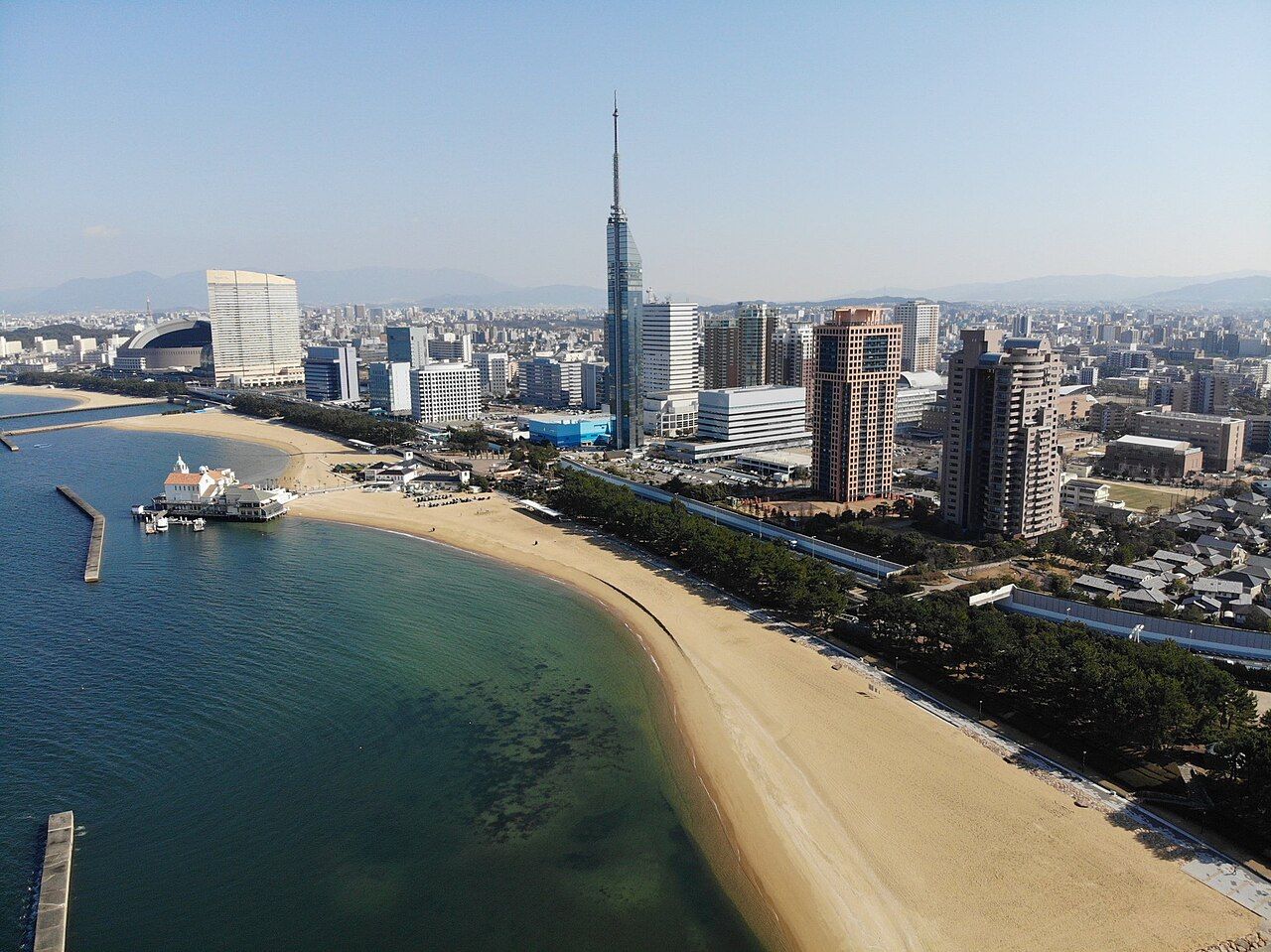 【2026年最新】福岡市職員採用試験情報｜募集職種・超人気自治体の採用・年齢緩和